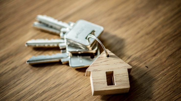 Chei și machetă de locuință pentru cumpărarea unui apartament de vânzare în Craiova